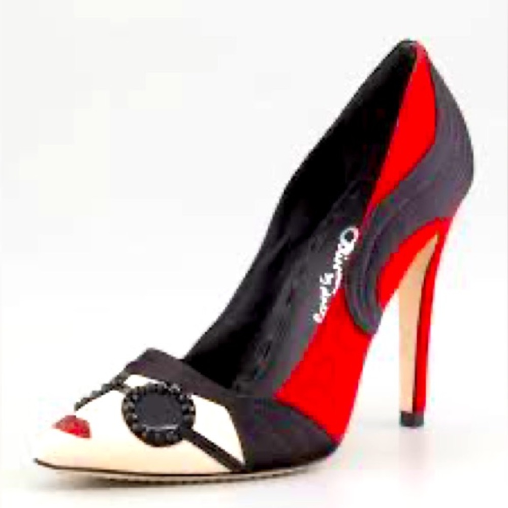 Alice + Olivia Face Pump